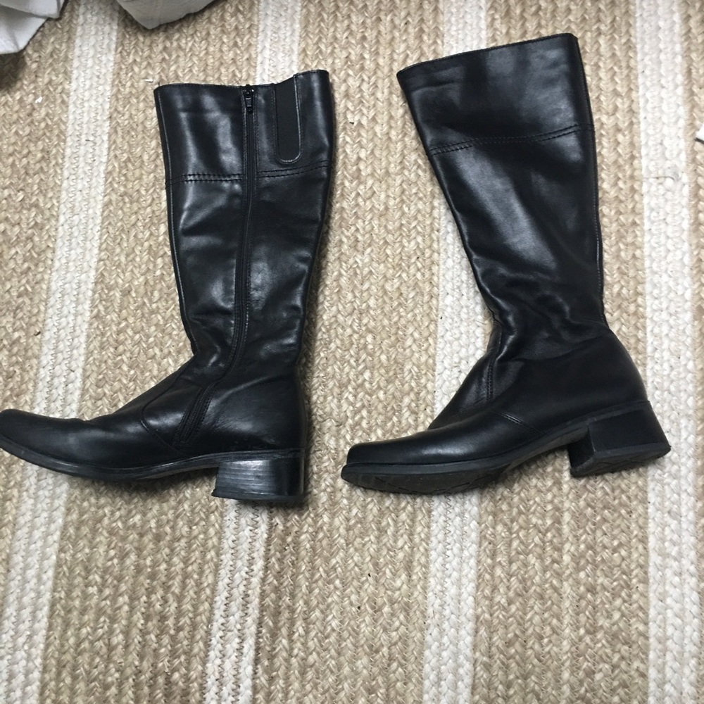 Black boots